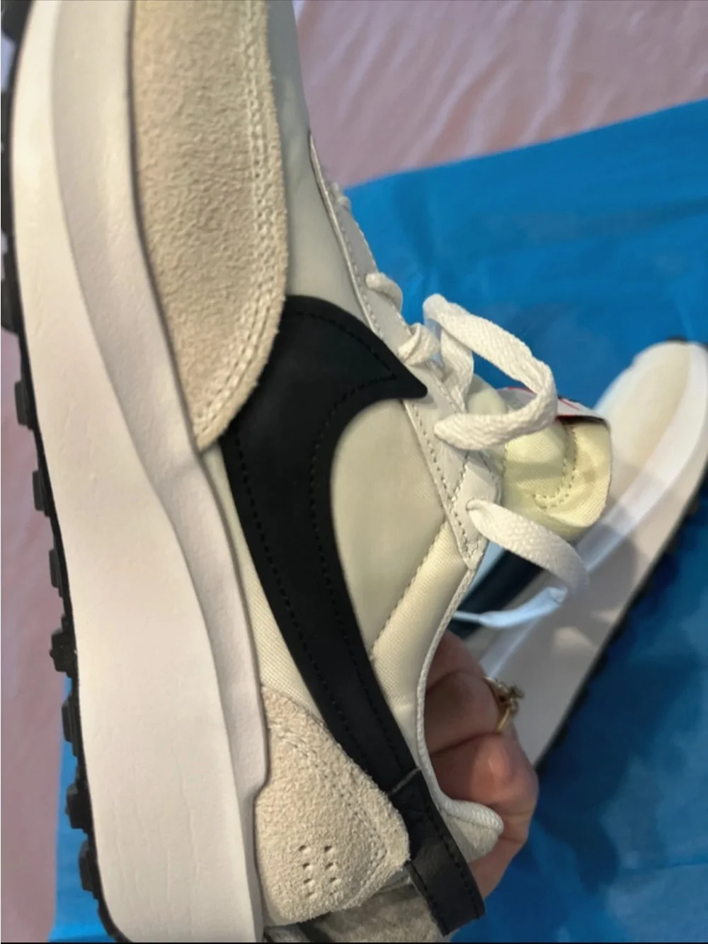 Nike mens White and Black Retro Runner Sneakers